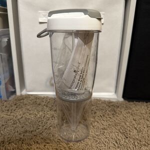 Pampered Chef Infusion Water Bottle 1287 with Flip Top Straw Made in USA New